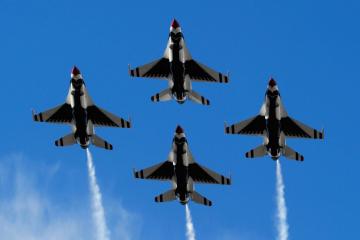 开云体育下载-跨越球场的英雄时刻，从尤文单节锁定胜局到罗德里戈欧冠封神