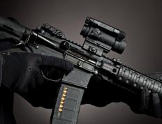 开云下载-速度与坚韧，F1街道赛之夜与富安健洋的关键战