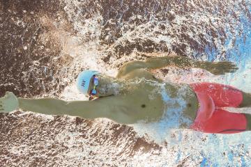 开云体育app-福克斯狂飙突进诠释绝对核心，新疆男篮展翅横扫老鹰显冠军相