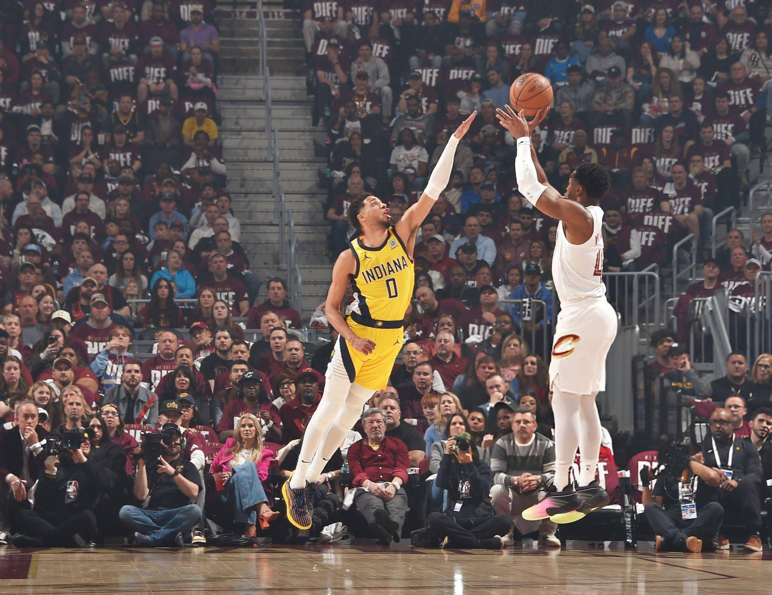 开云体育下载-关于开拓者客场战胜爵士，保持不败纪录的信息