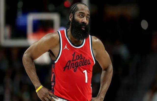 开云体育中国-火箭大胜尼克斯，哈登狂砍40分