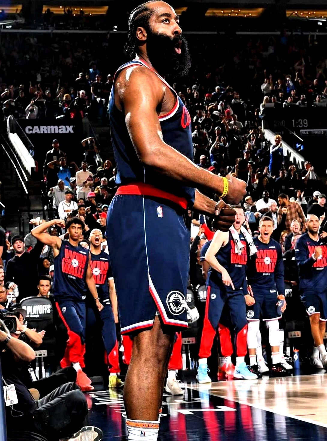 开云平台-快船惊险胜开拓者，取得十一连胜