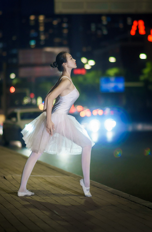 开云体育登录-攻防转换枢纽，布雷默如何引领摩洛哥的战术压制