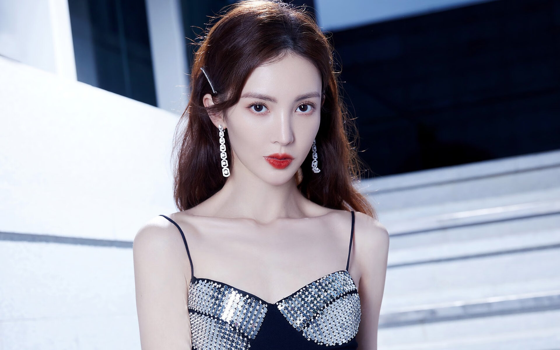 开云体育中国-篮球世界的双重奏，黄蜂主场狂飙突进，德罗赞于北美之巅展露王者风范