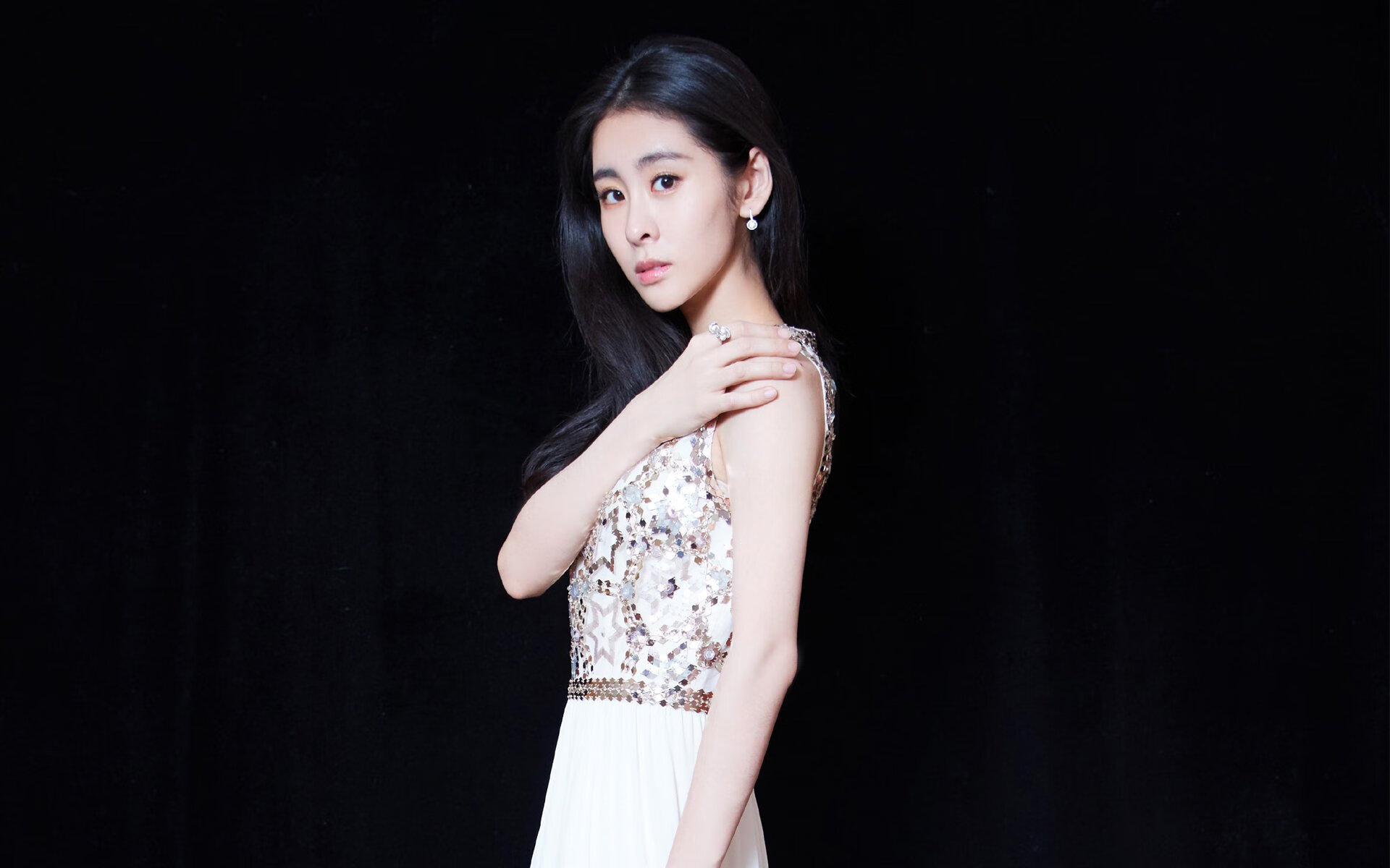 开云体育入口-铁血绿茵与紫金狂潮，跨越洲际的竞技风暴与征服